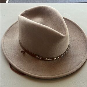 Stetson Beige Fedora 100 % wool made in USA  with Brown Band